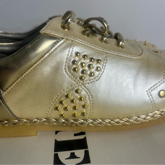 Wanted Designer Studded Women's Gold Shoes- sz. 6.5 New - Picture 10 of 10
